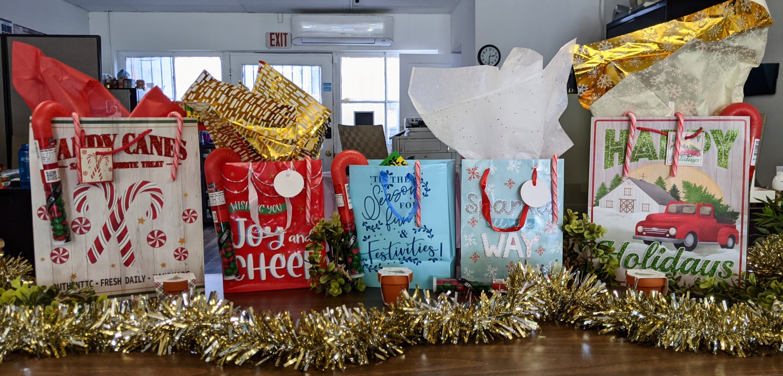 Holiday Huddle gift bags 3